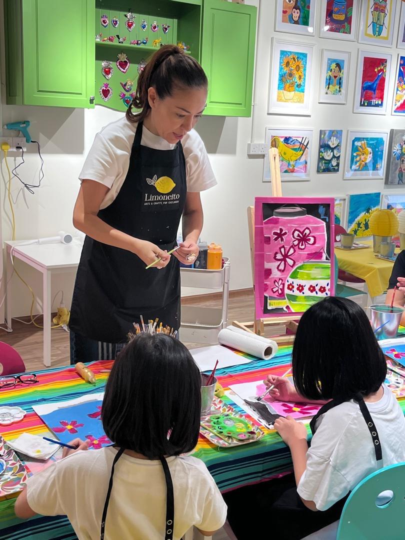 Art session underway at Limoncito