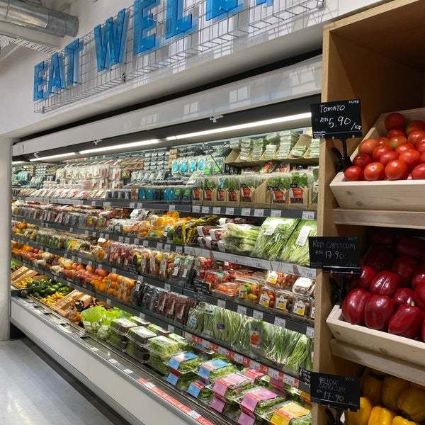 Chilled produce section at Qra